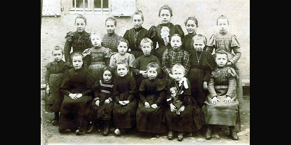 Ecole des Soeurs 1910.jpg