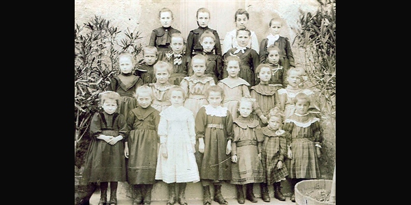 Ecole des Soeurs 1911.jpg